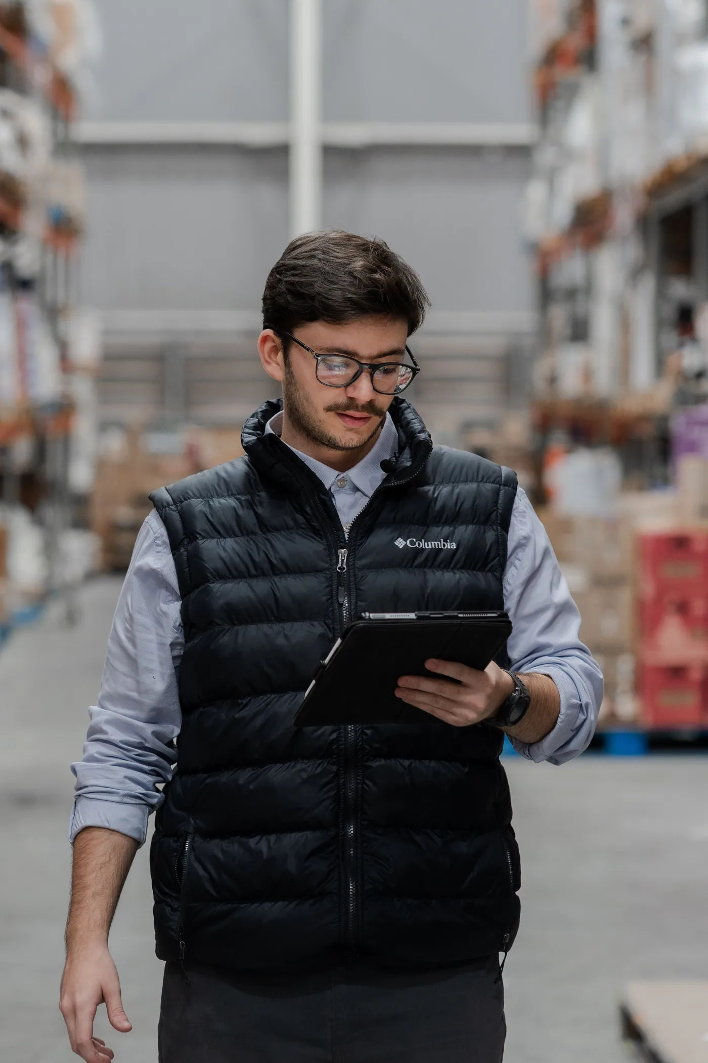 Workplace professional using digital guidance during an enterprise training activity